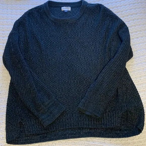 Universal Threads Sweater - Picture 1 of 2